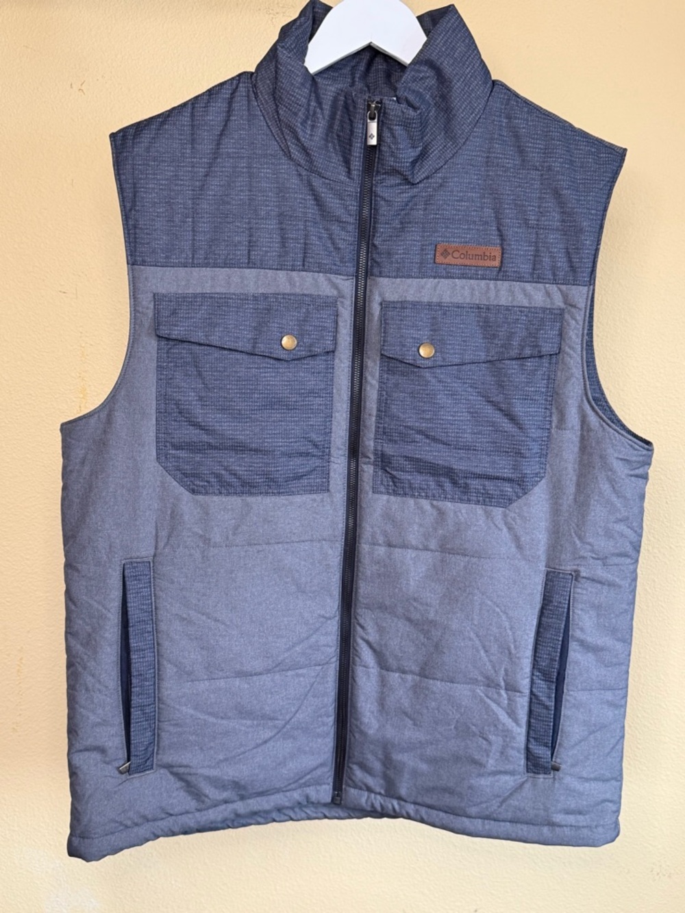 Columbia Men's Navy Insulated Vest